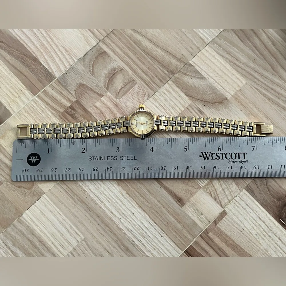 Galaxie by Elgin Diamond Ladies Watch Vintage Gold Tone Bracelet and Dial - Image 9