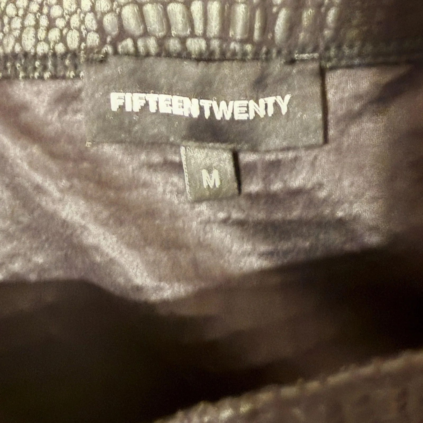 FIFTEEN TWENTY Faux Leather Snake Print Mini Skirt Black Textured Pull-On Size M - Image 6