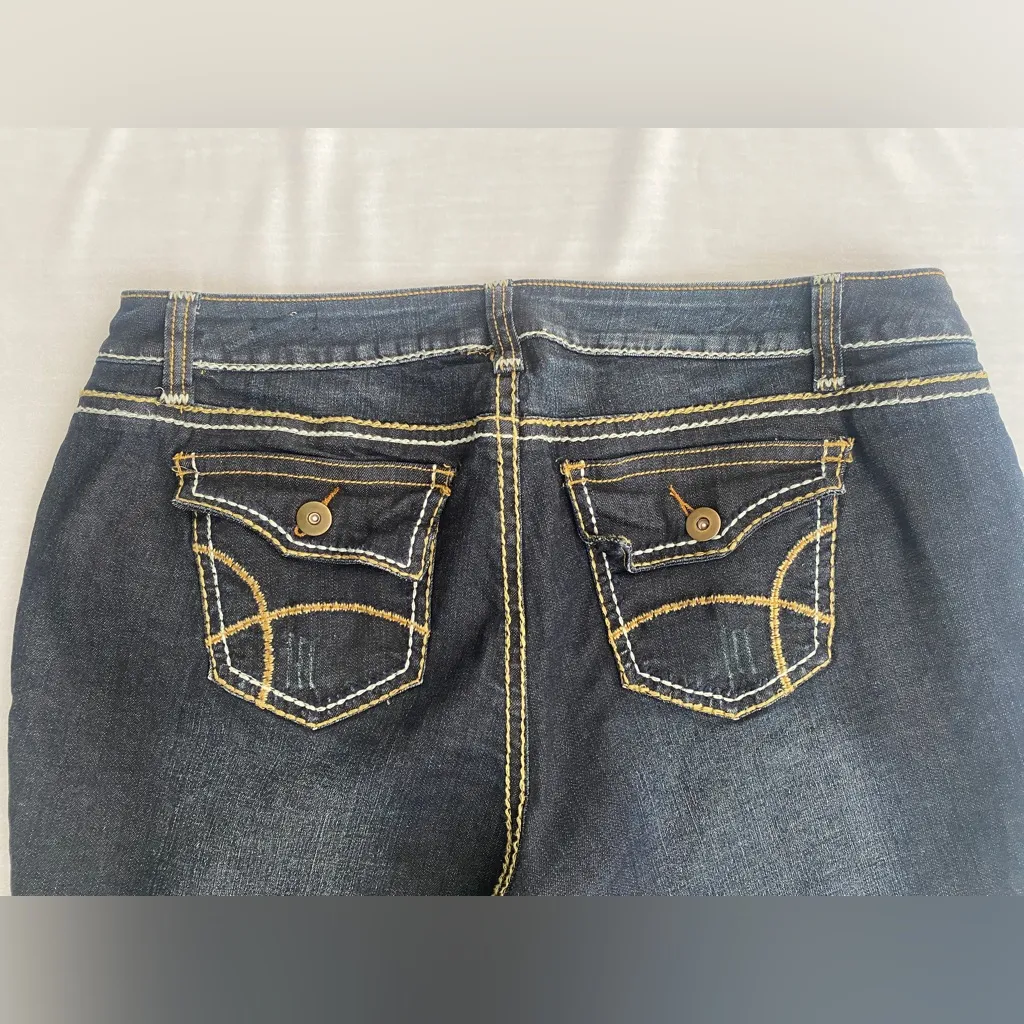 Lane‎ Bryant Plus Size Denim Embroidered Pockets Capri Jeans
Size 20 - Image 9