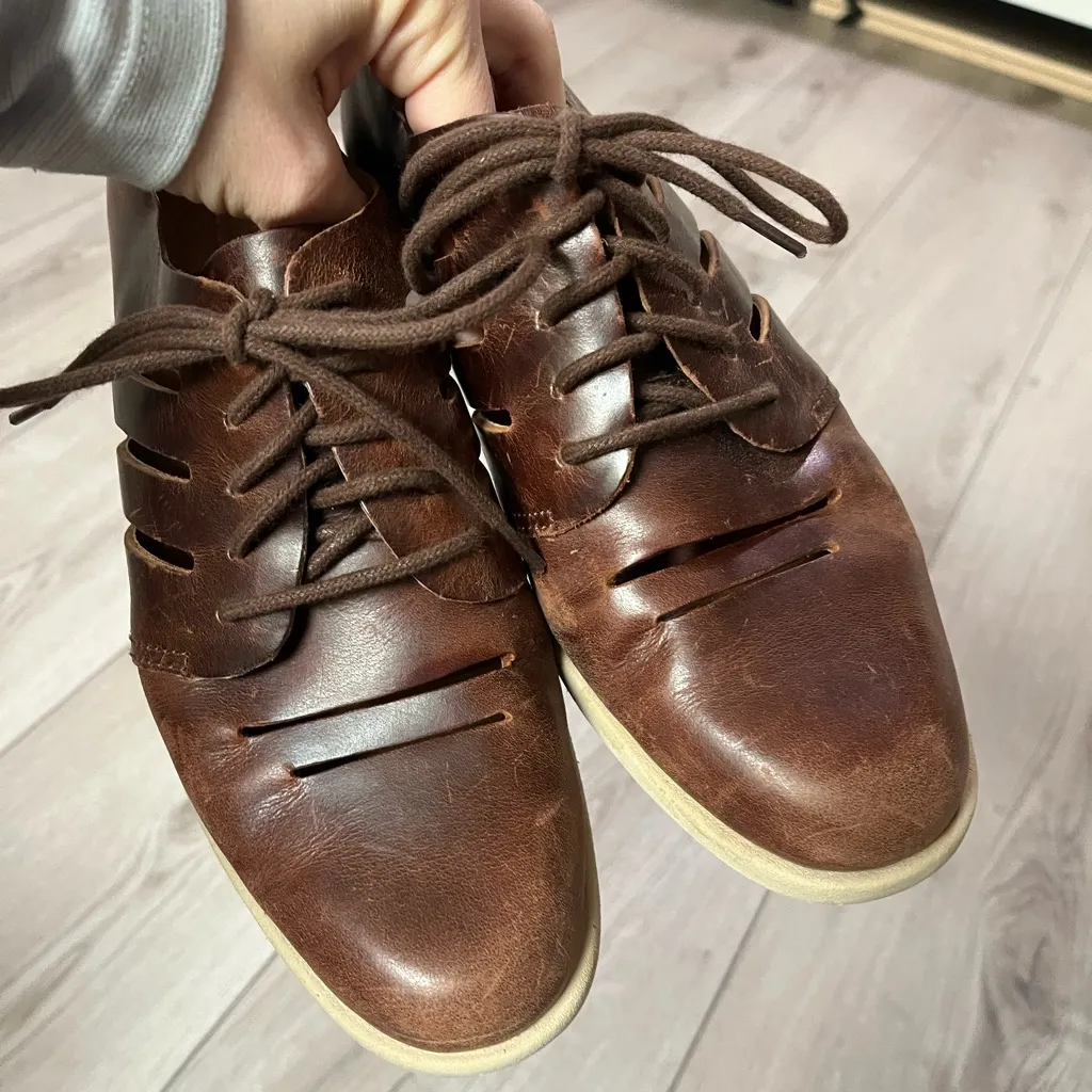 Born Jakob Leather Cut Out Loafers - Image 8