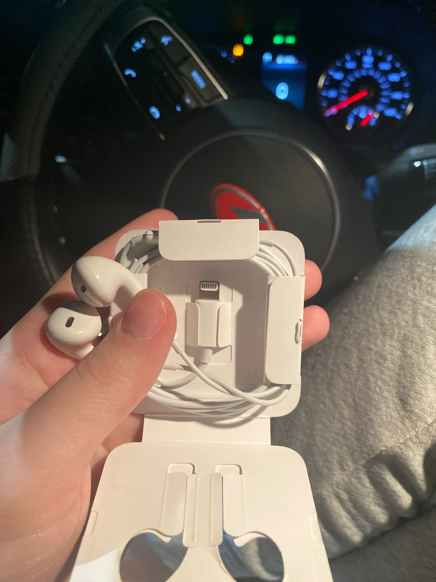 headphones - Image 2