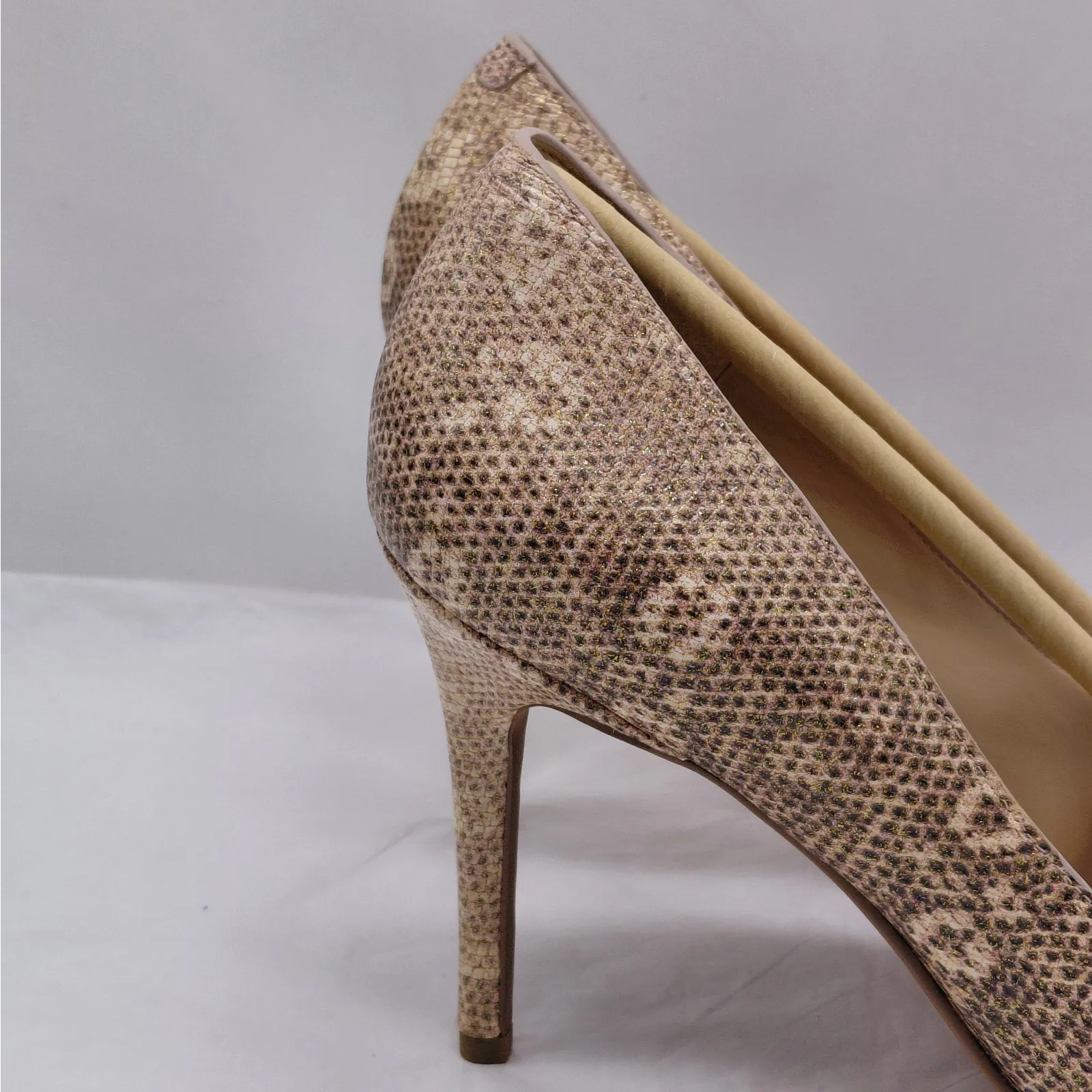 Michael Michael Kors Womens Pumps Oyster Embossed Leather Size 9.5 Wedding Party - Image 3