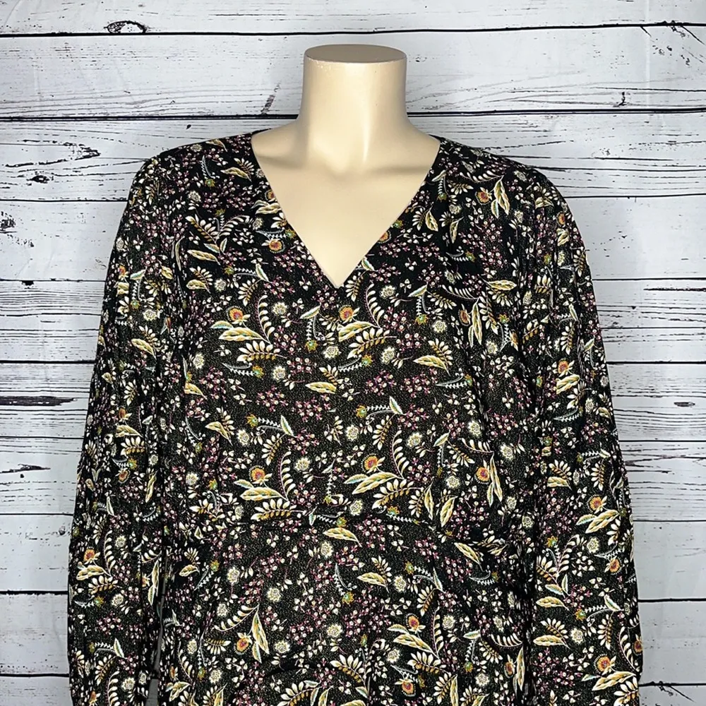 Lane Bryant NWT Size 24 Metallic - Floral Illusion Collection Peplum Blouse Top - Image 2