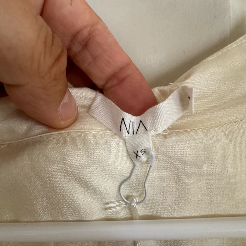 NWT NIA The Brand ivory oversized button front top size xs White - Image 3