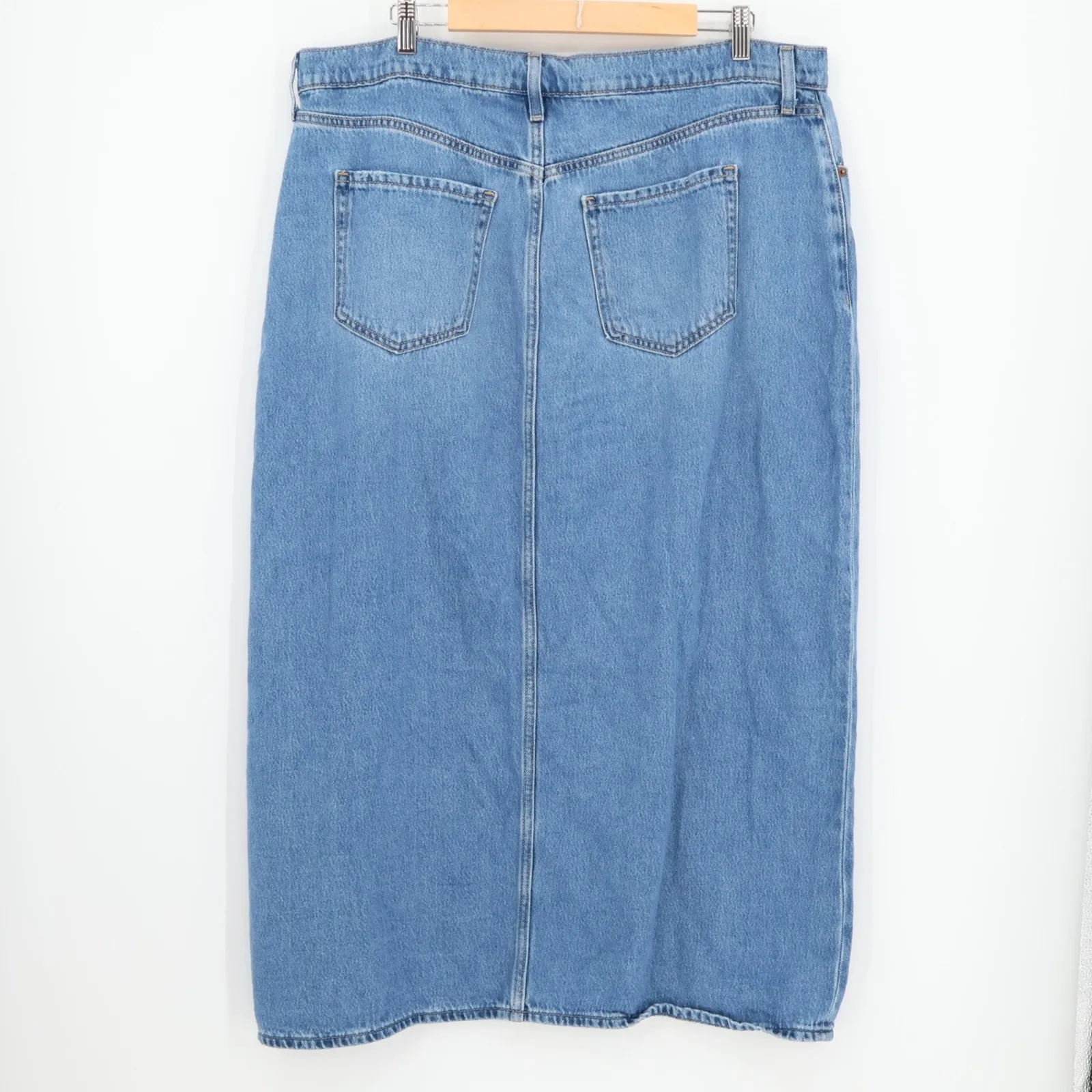 Old‎ Navy Denim Midi Pencil Skirt Womens Mid Rise Slit Closet Staple Size 16 - Image 2