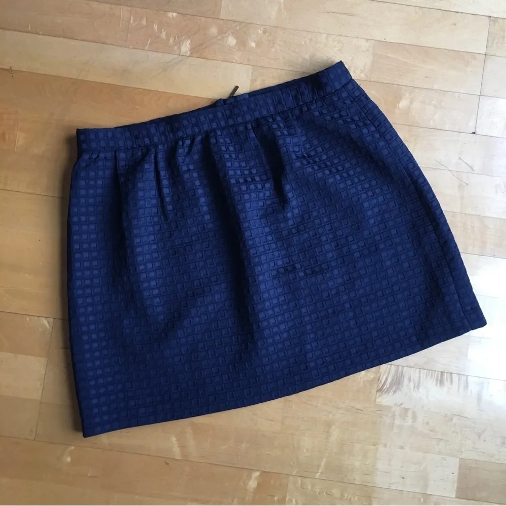 Katherine Barclay Mini Skirt, Abstract, Mod, Classic Navy Blue, Gold, Size 14 - Image 2
