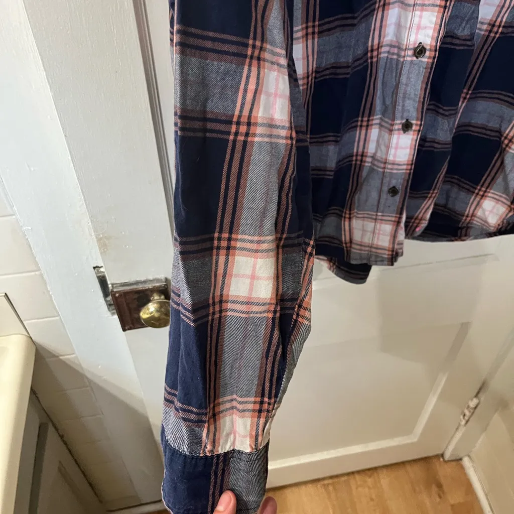 Old Navy Blue and Red Oversized Button Down Shirt - Image 2