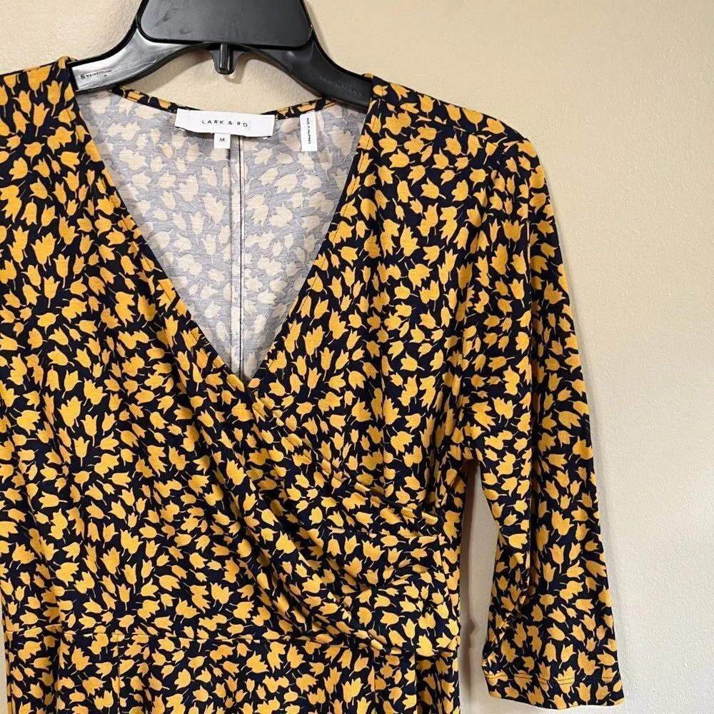 Lark & Ro medium dress Gold - Image 4