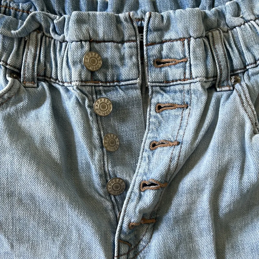 Express Paperbag Waist Light Blue Denim Shorts - Image 2