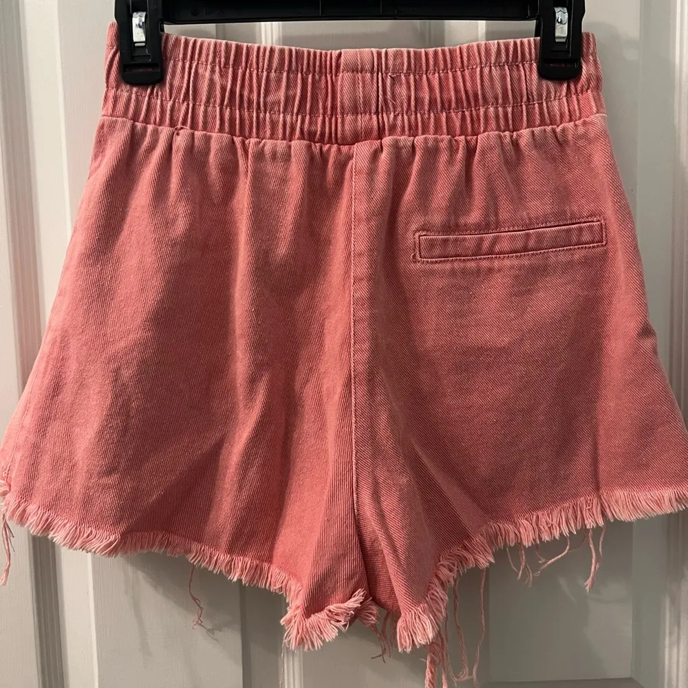 Pants Store pink shorts! - Image 2