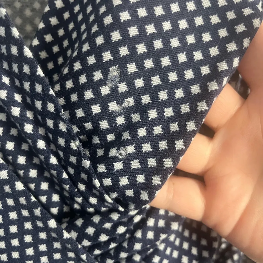 Seraphine crossover maternity & nursing navy and white printed dress size 10 - Image 5