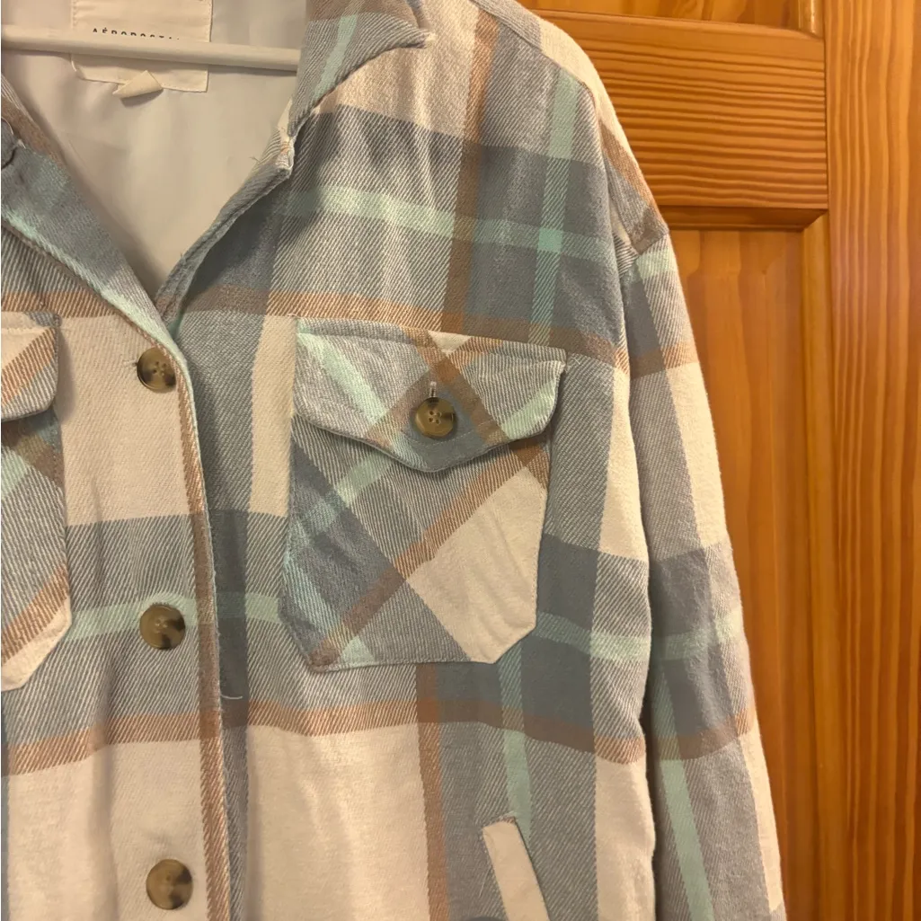 Aeropostale Blue and White Oversized Flannel Shacket Jacket Size Medium - Image 5