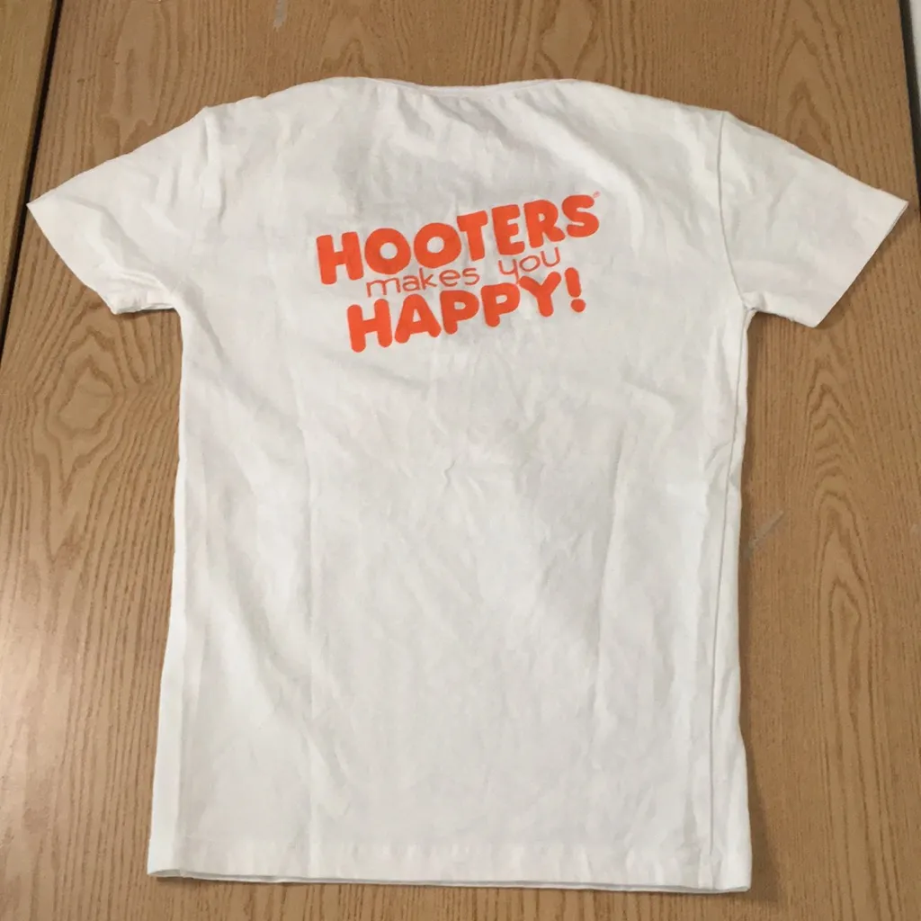 B47 #6 Hooters Girl Worn Short Sleeve v-neck T-shirt from Atlantic City NJ Small - Image 4