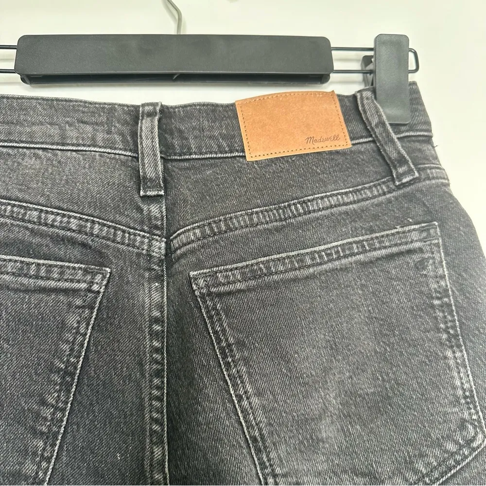 Madewell The Petite Ripped Mid-Rise Perfect Vintage Straight Jean in Black - Image 6