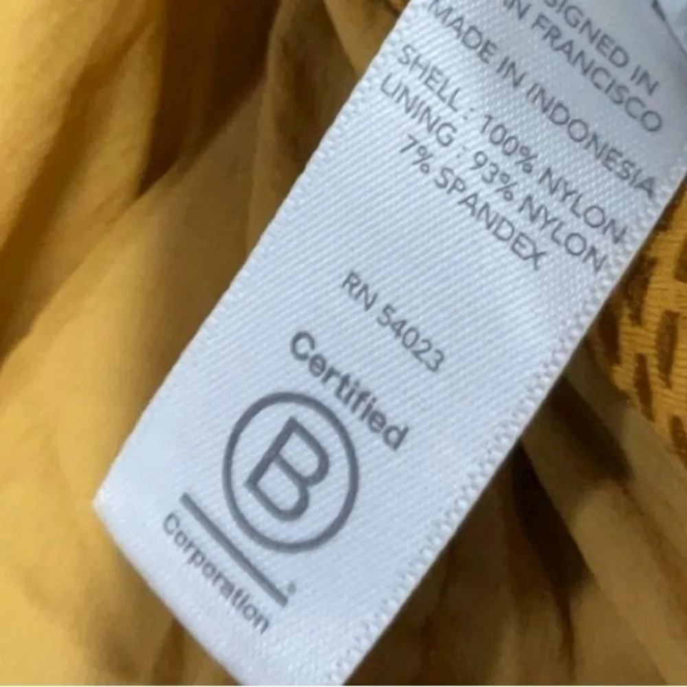 Athleta Canopy Parachute jacket Tuscan Gold Large - Image 7