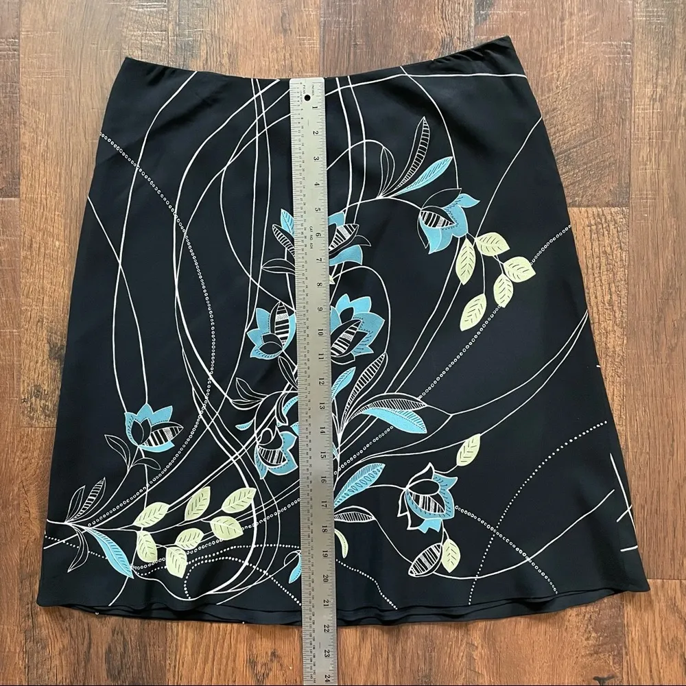 ANN TAYLOR Loft silk skirt, size 8 - Image 9