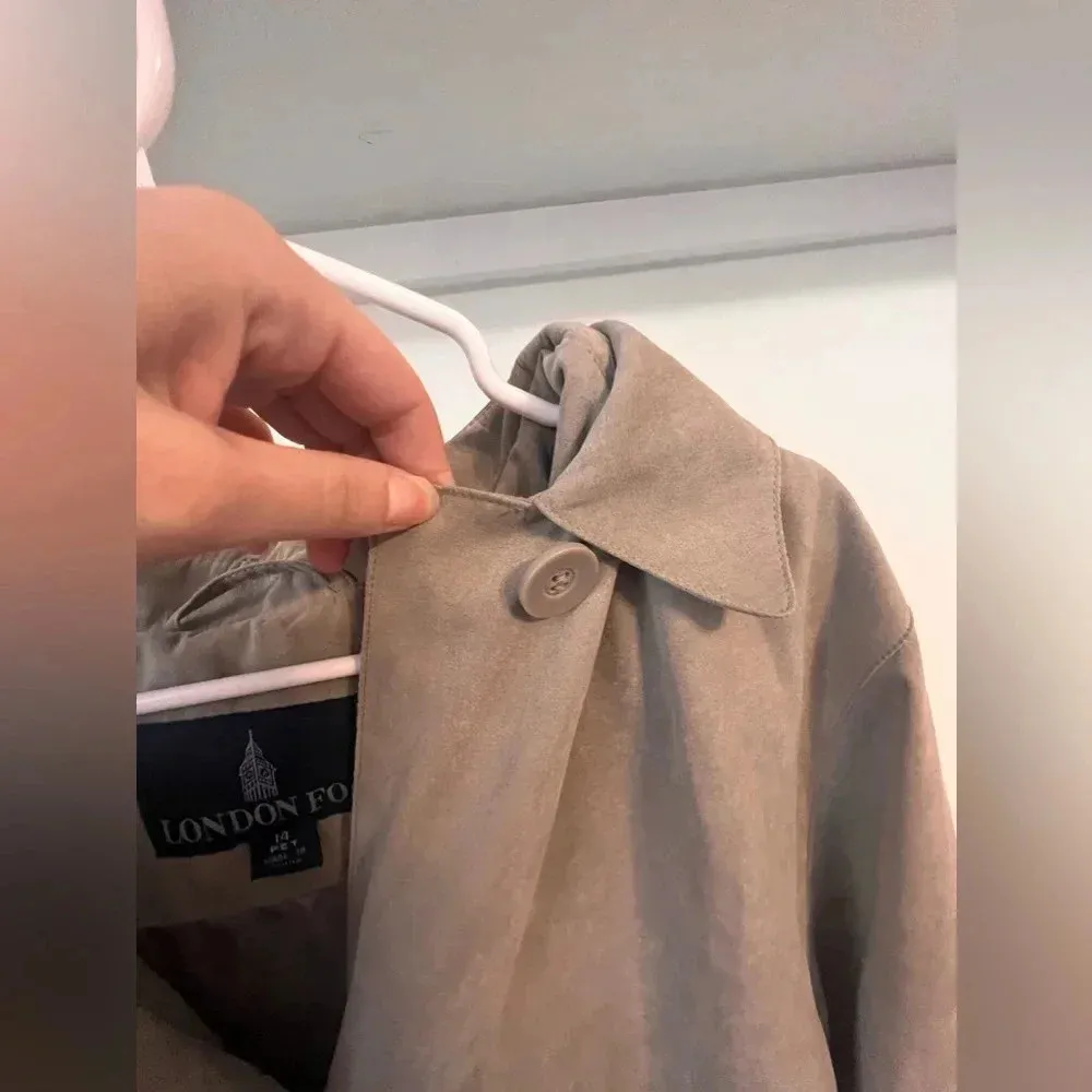 London Fog Trench Coat - Image 9