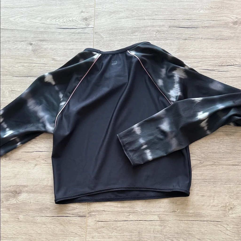 All in Motion Black and Gray Tie-Dye Long Sleeve Top - Image 5