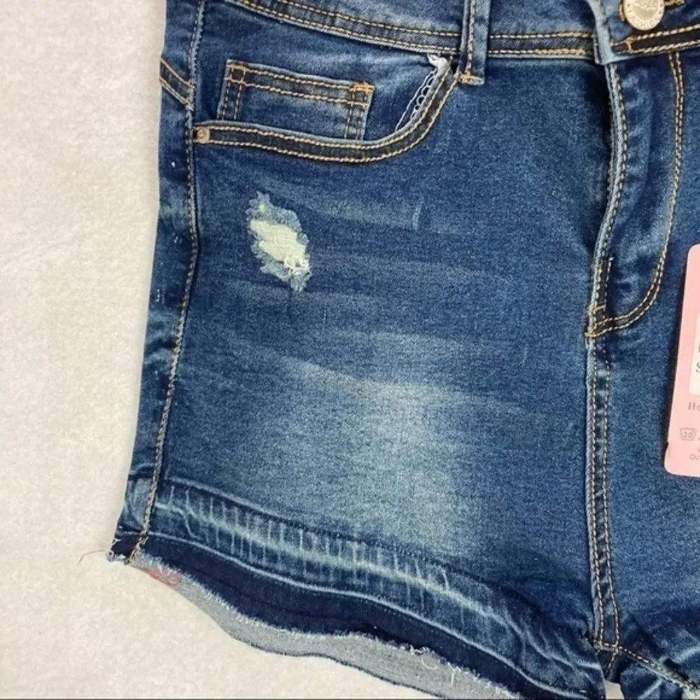 RAW Stretch Medium Wash Denim High Rise‎ Released Hem Short Blue Size undefined - Image 5