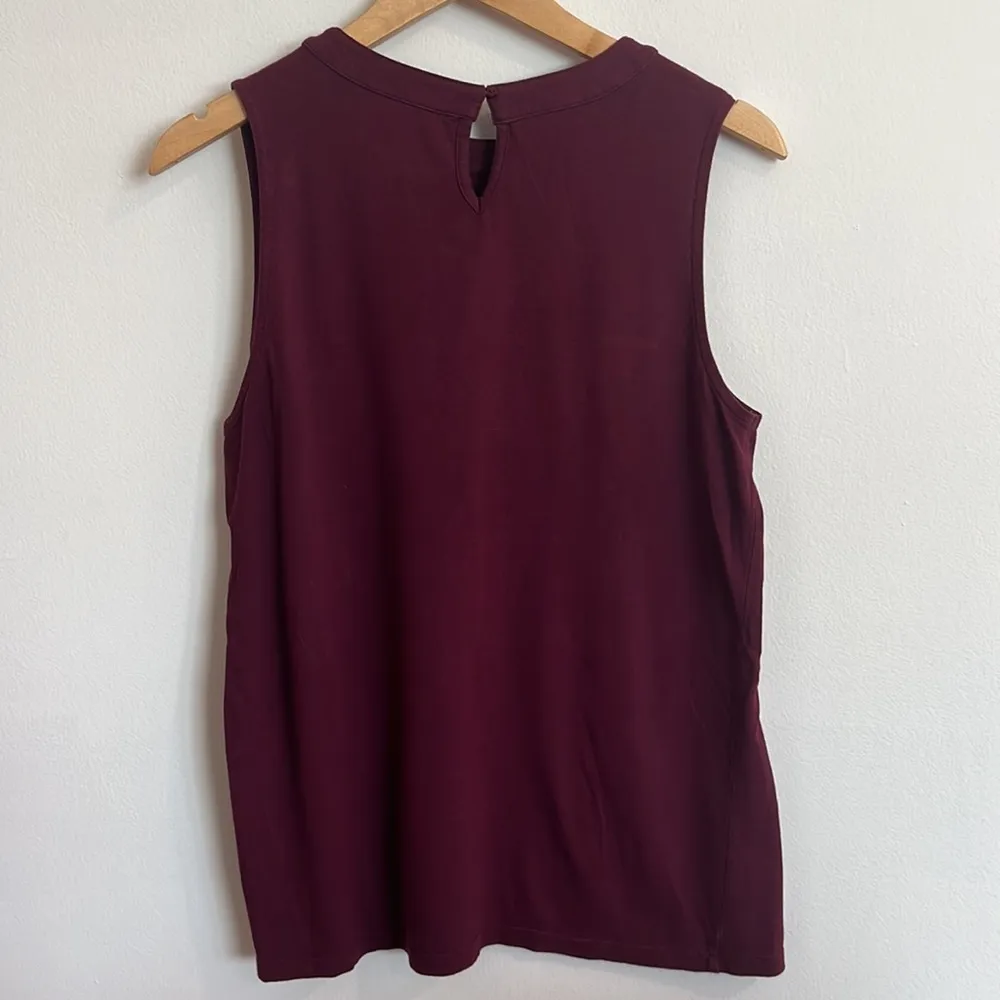 Banana Republic Sleeveless Shell - Image 7