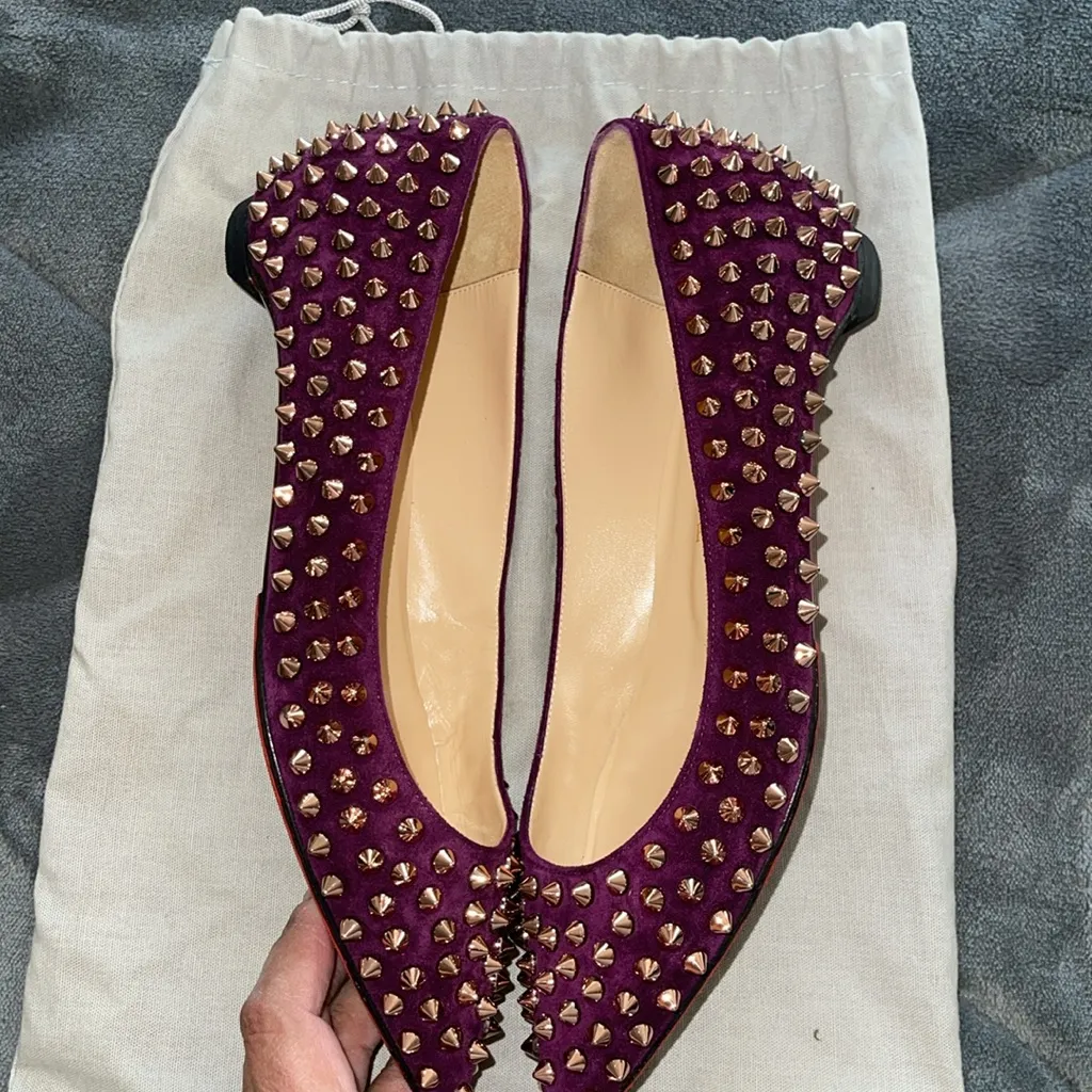 Christian Louboutin Follies Spikes Suede Flats in Merlot. Size 38. - Image 4