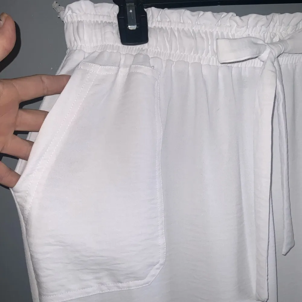 SOHO Women's White Drawstring Elastic Waist Flowy Pants With Pockets Large - Image 3