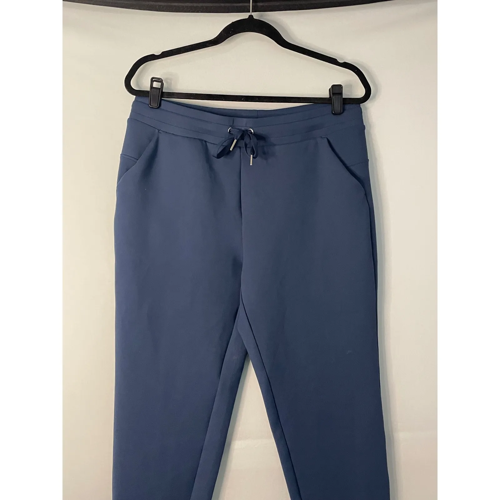 32 Degrees Cool Women's Navy Blue Jogger Pants Size Medium - Image 3