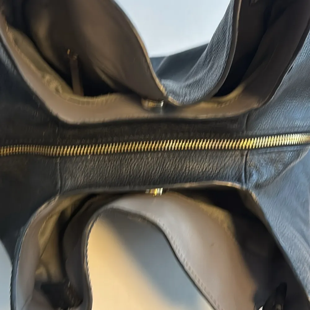 VINCE CAMUTO BLACK LEATHER SHOULDER BAG PEBBLED LEATHER LOTS OF COMPARTMENTS - Image 6