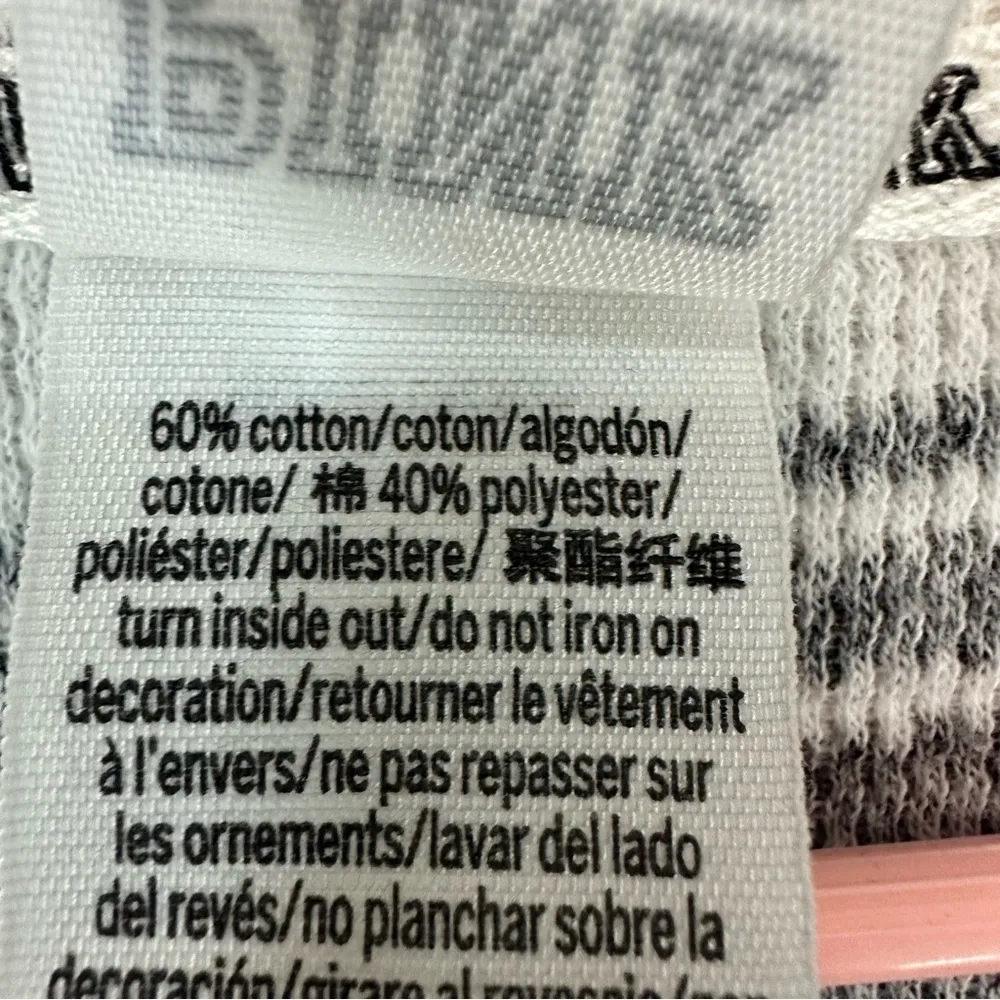 PINK Victoria’s Secret Snowflake Long Sleeve V Neck Sleepwear Top XS Grey - Image 4