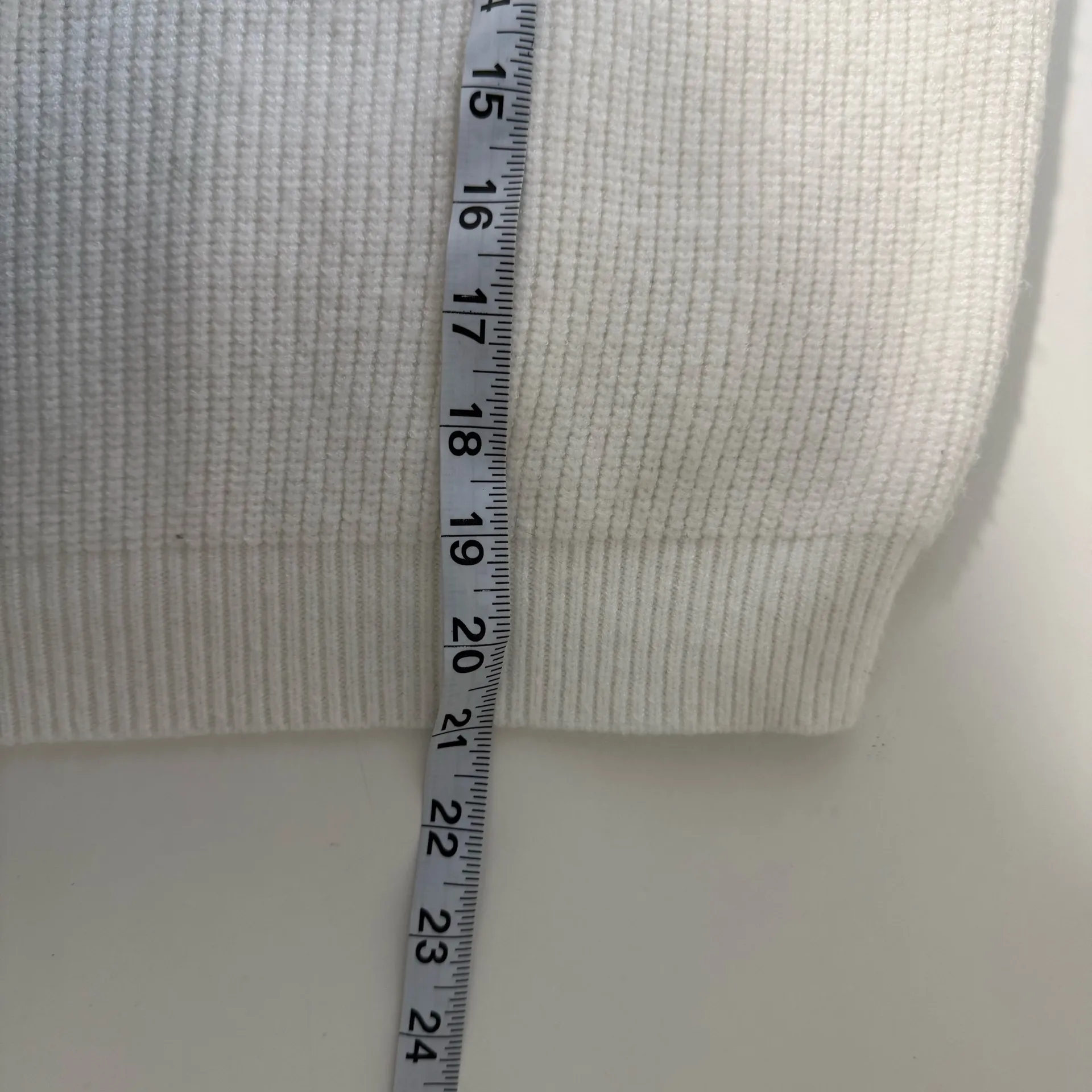 Jun & Ivy Francesca’s White Sweater Scallop Neck Knit Cropped - Image 7