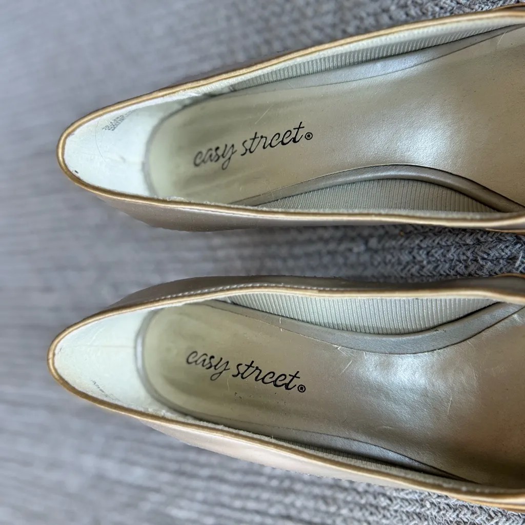 Vintage 80s 90s Easy Street Gold Copper Metallic Peep Toe Kitten Heel Pumps Sz 8 Silver - Image 4