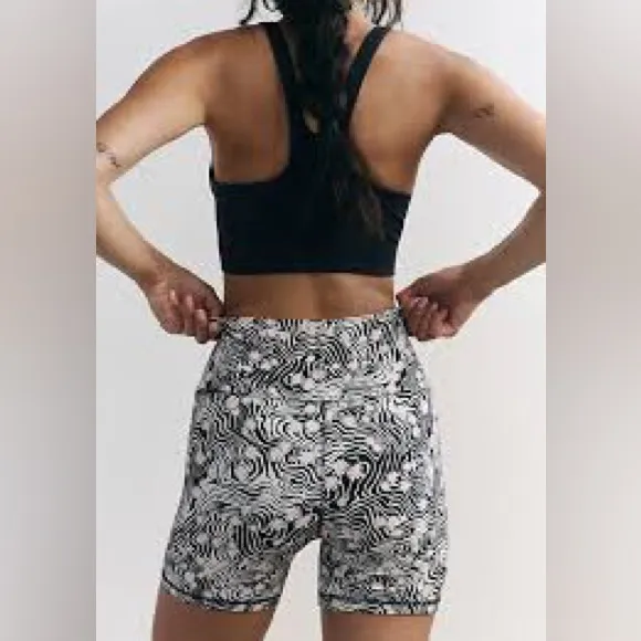 FP Movement Black and White Patterned Bike Shorts Size undefined - Image 2