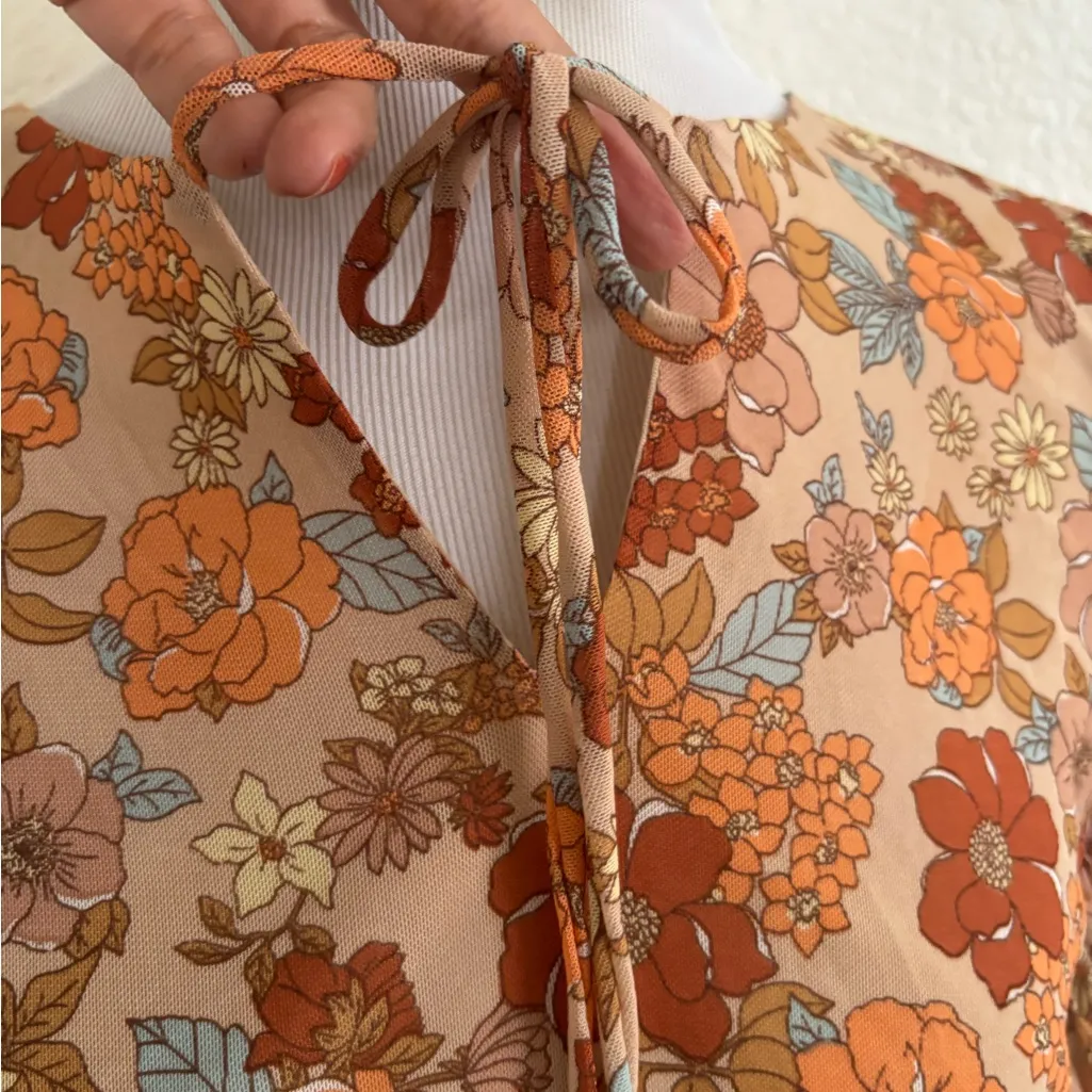 Floral Ruffle Sleeve Blouse in Orange and Cream Size M - Image 6