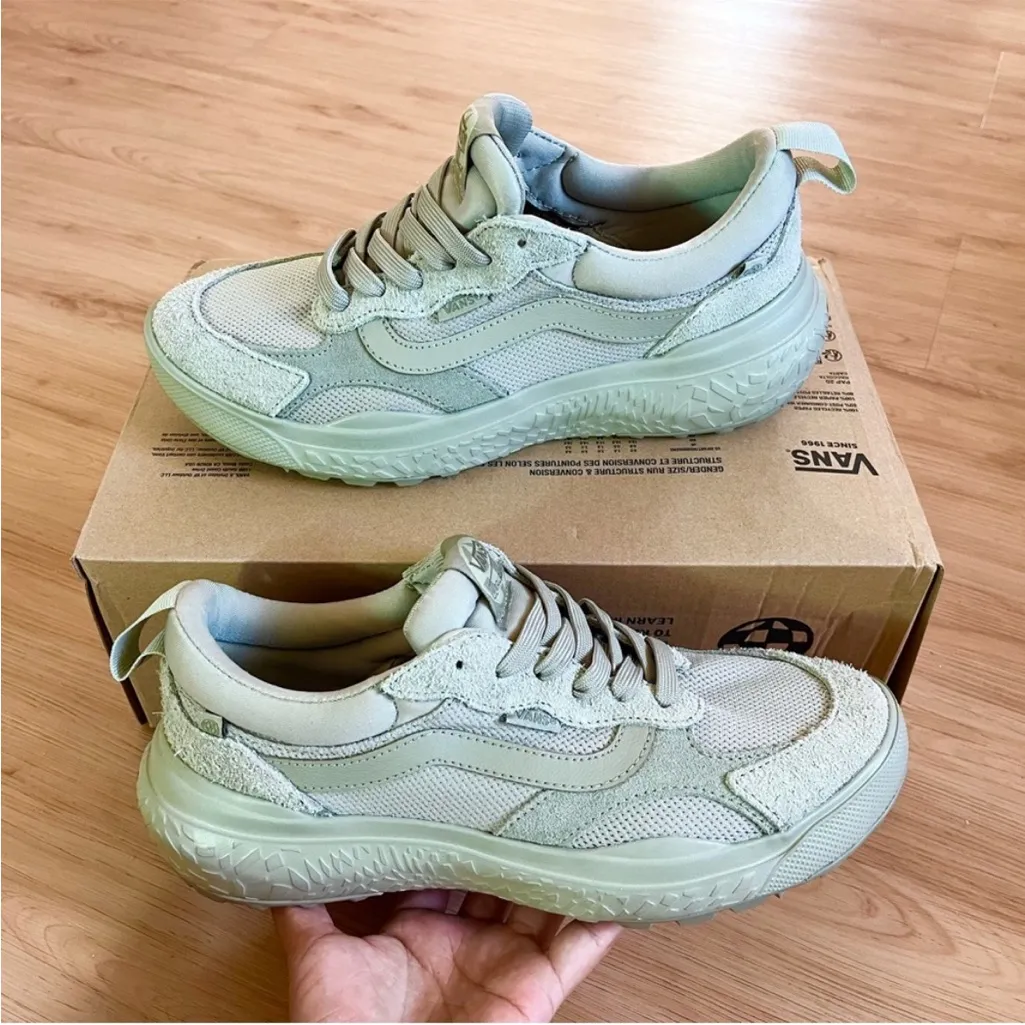 Vans UltraRange Neo VR3 Shoe
Women 9.0US Mens 7.5US - Image 3