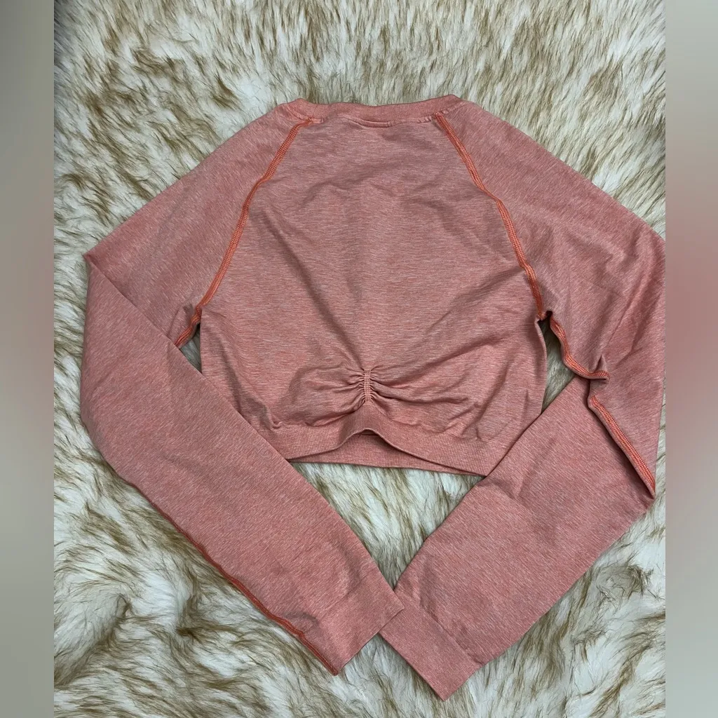 Gymshark Vital Seamless Long Sleeve Crop Top Coral Pink Size Medium - Image 3