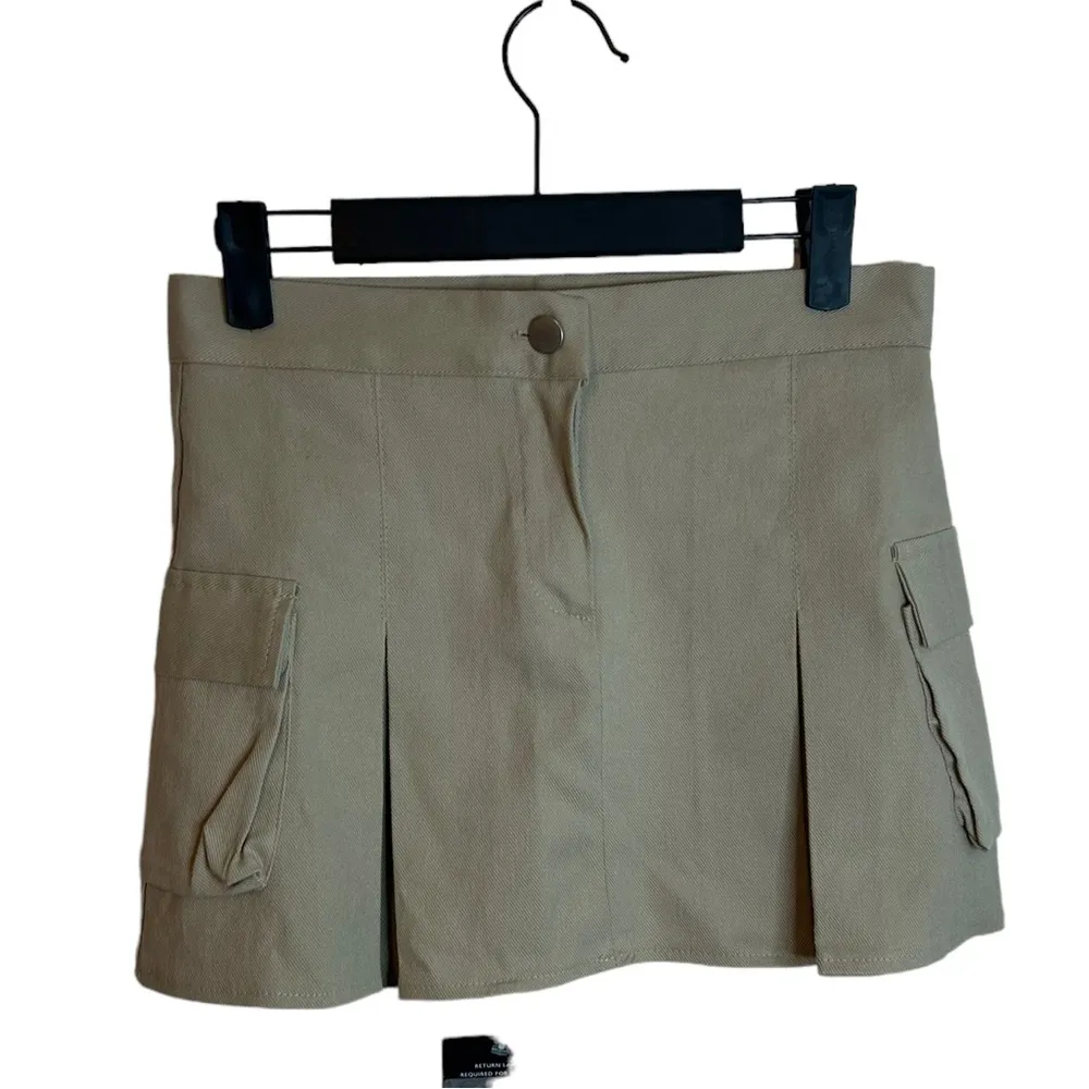 NWT STORETS CARGO SKORT - Image 2