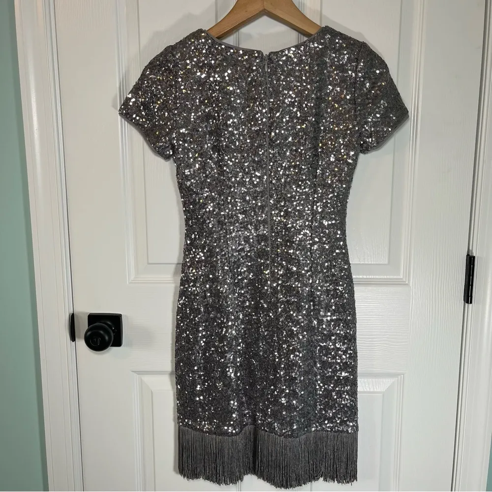 Aqua Bloomingdale’s Sequin & Fringe Silver Pewter Short Sleeve Mini Dress Size 0 - Image 5