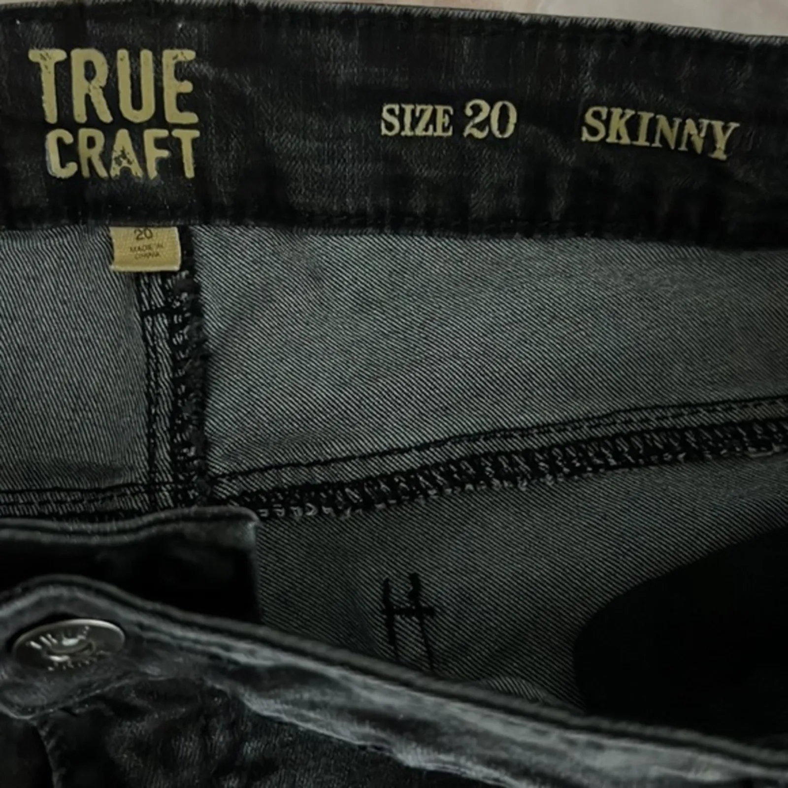 True Craft Jeans Womens 20 Washed Black Floral Embroidered Skinny Frayed Hem - Image 6