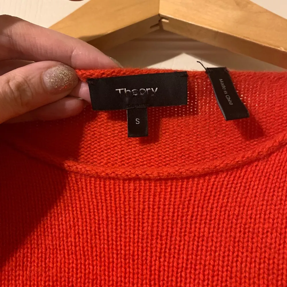 Theory 'Fantina' bright red cashmere crew neck sweater, size small - Image 3