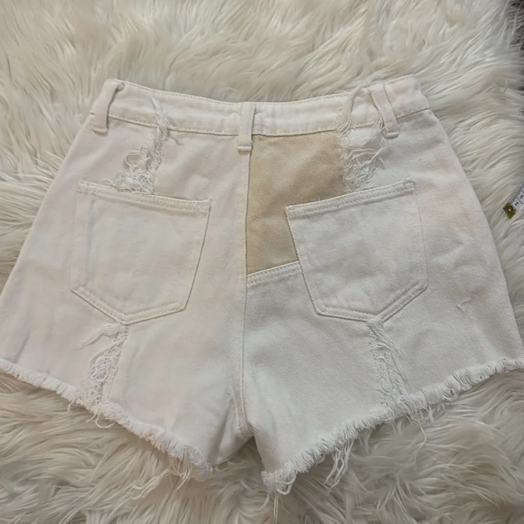 Stylish White and Tan Colorblock Distressed Shorts Size XS - Image 2