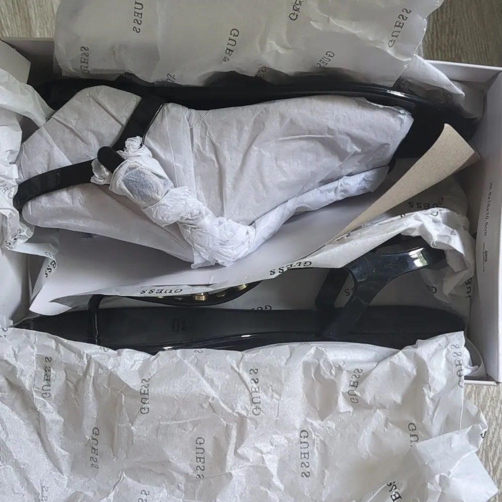 NWT Guess Janaye Jelly T-Strap Sandals with Studs and Pearls - Image 13