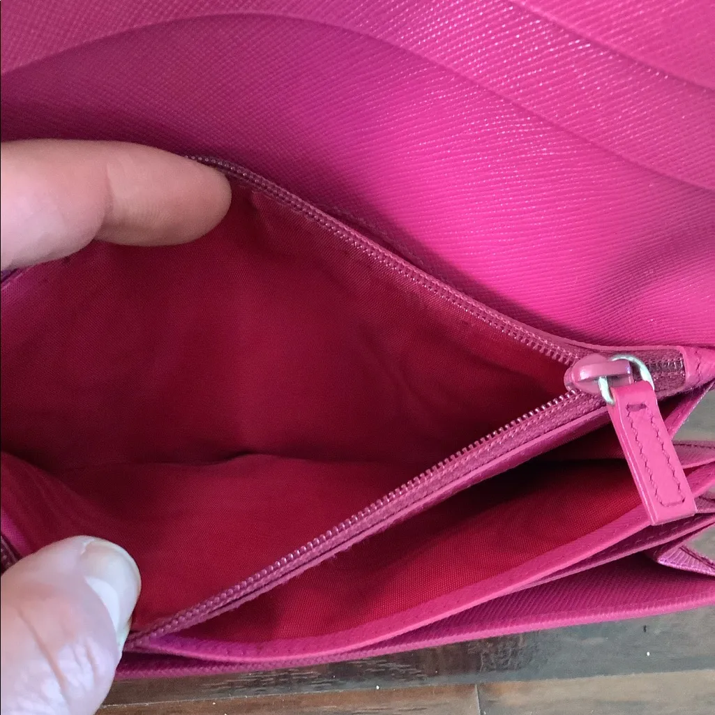 NICE PRADA SAFIANO LEATHER WALLET 🌷🌷🌷 - Image 7