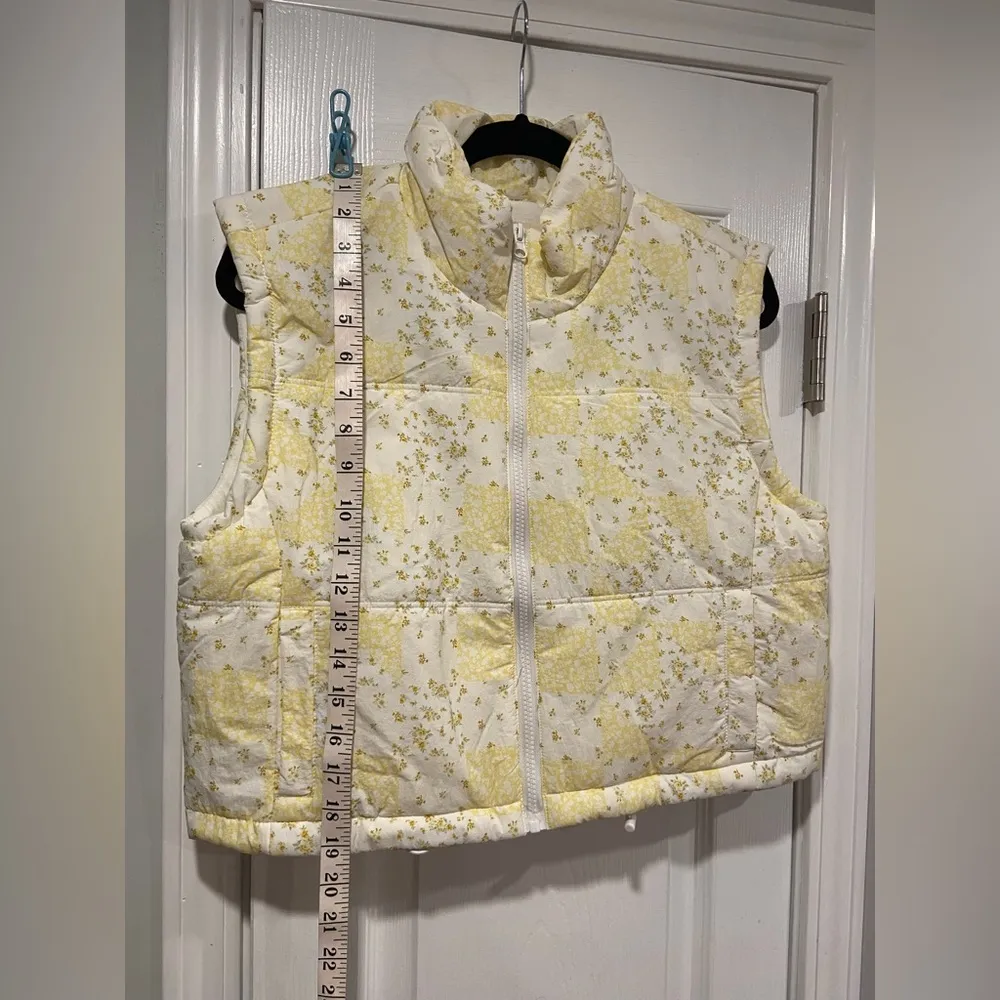 NWT Thread & Supply Size S Yellow Floral Patchwork Cropped Luff Vest Full Zip - Image 4