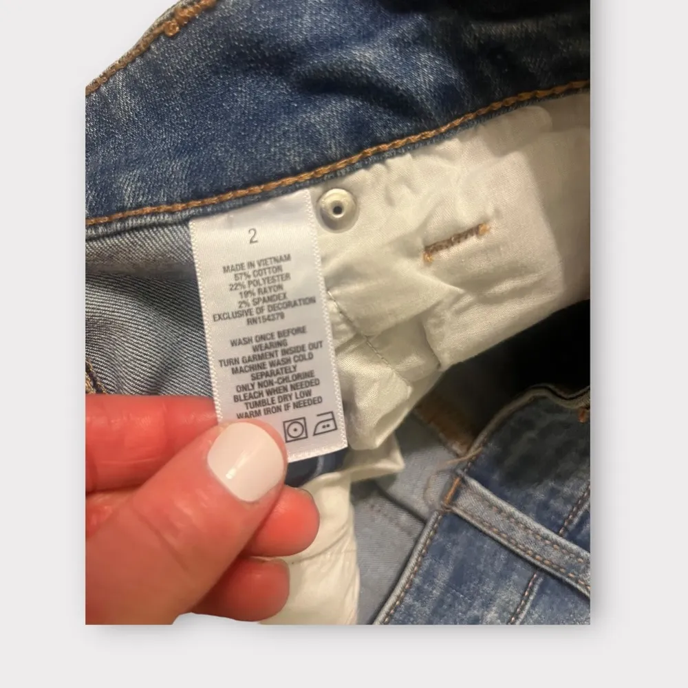 Aero high Rise Denim Shorts - Image 3