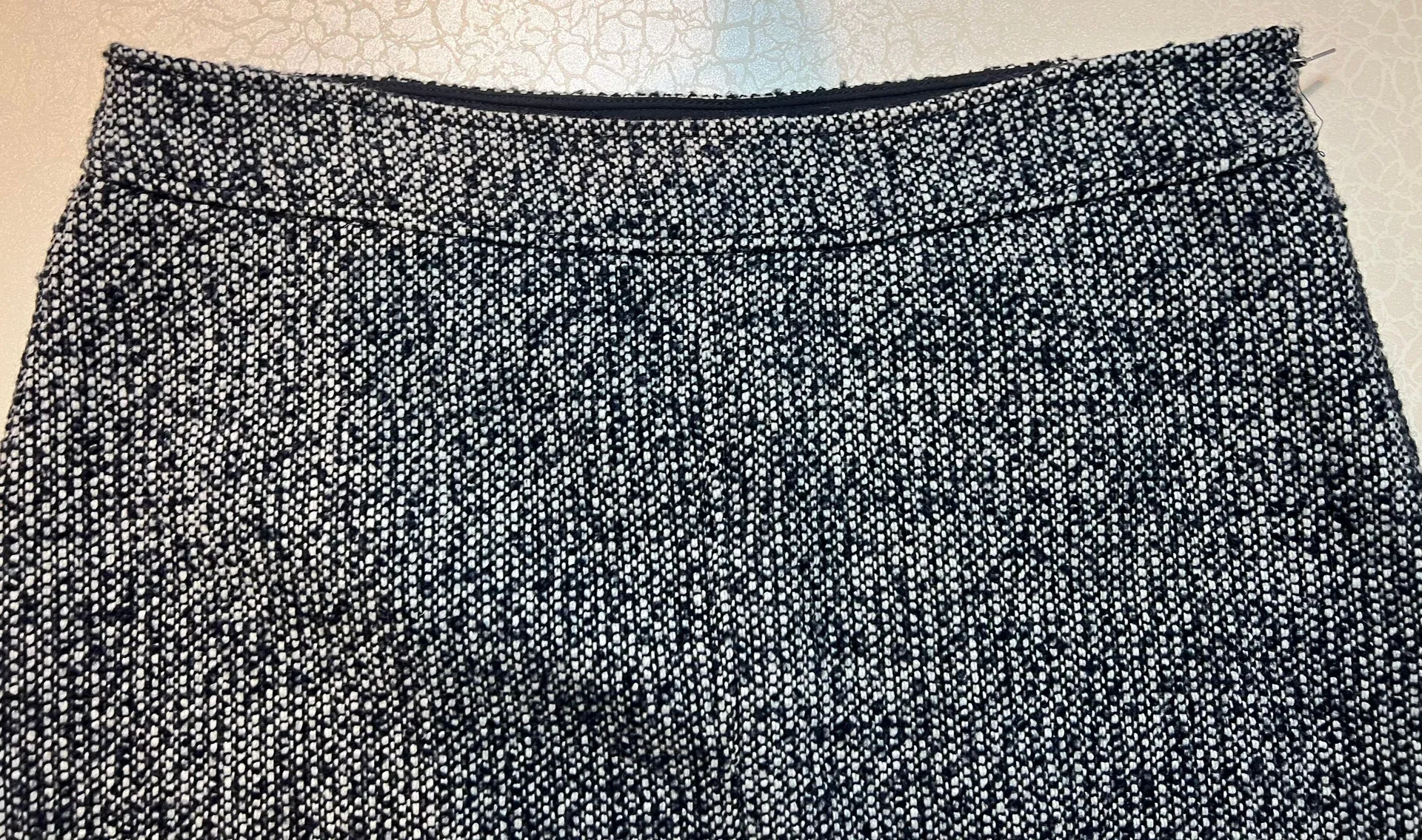 Ellen Tracy | ladies classic look, tweed pencil skirt. Size: 12 - Image 5