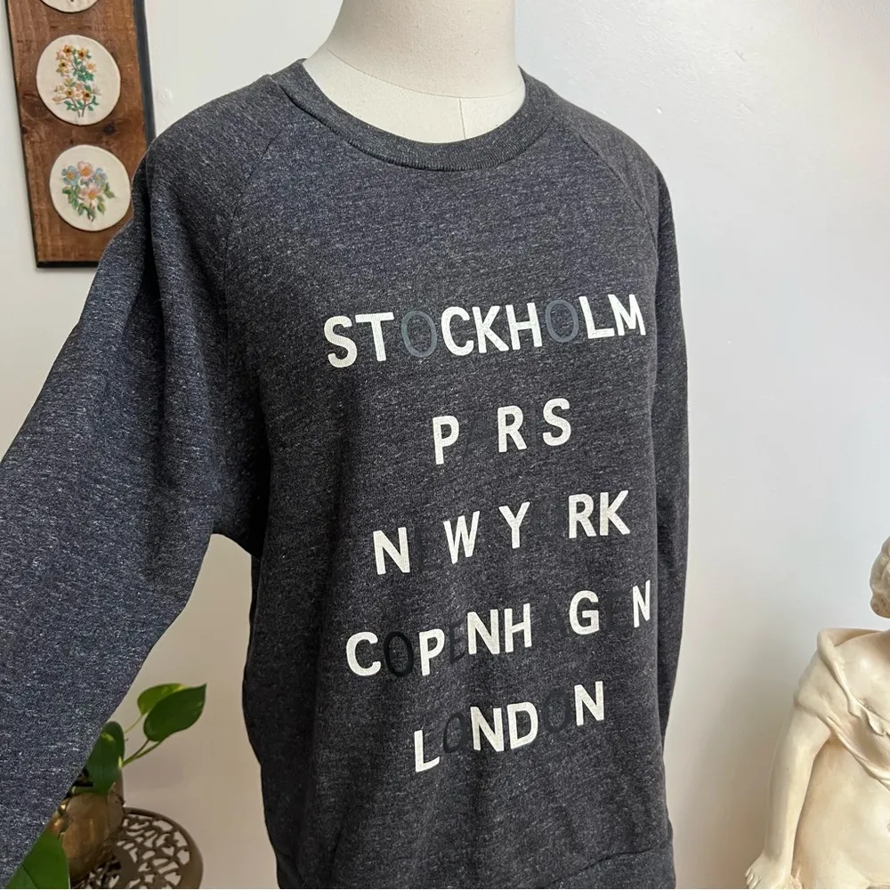 Tour Guide Grey Sweatshirt Small - Image 3