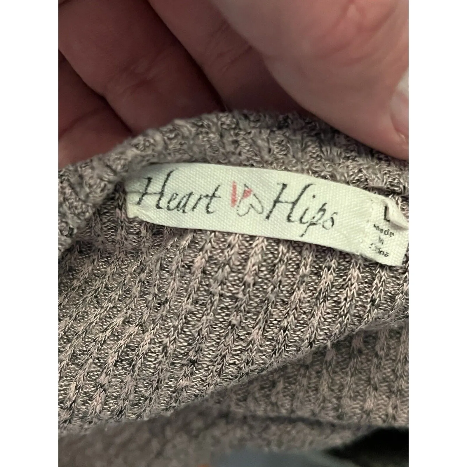 Hearts & Hips Women's Size Large Cable Knit Lace Up V Neck Sweater Lavender Pink - Image 4