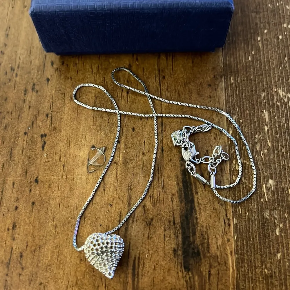 Swarovski silver color heart necklace - Image 2