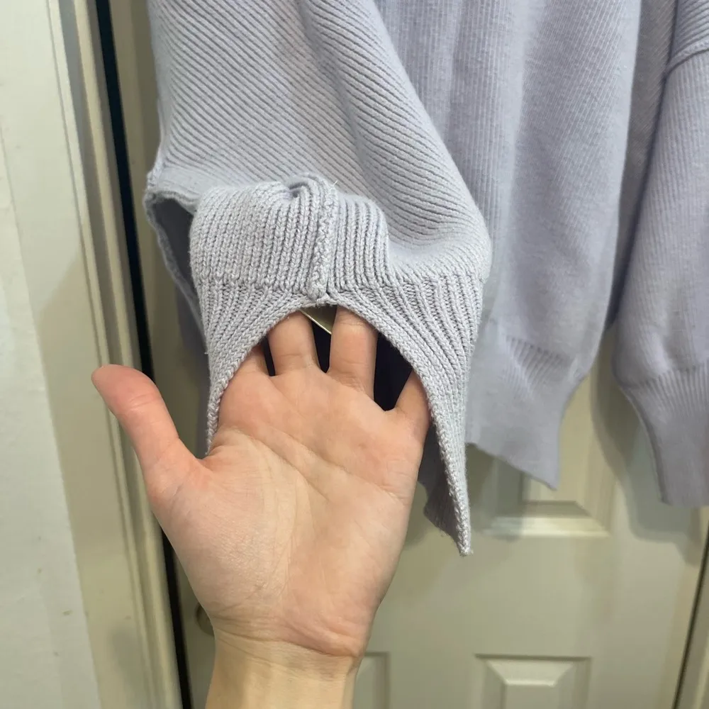 Lavender oversized sweater. Size S - Image 3