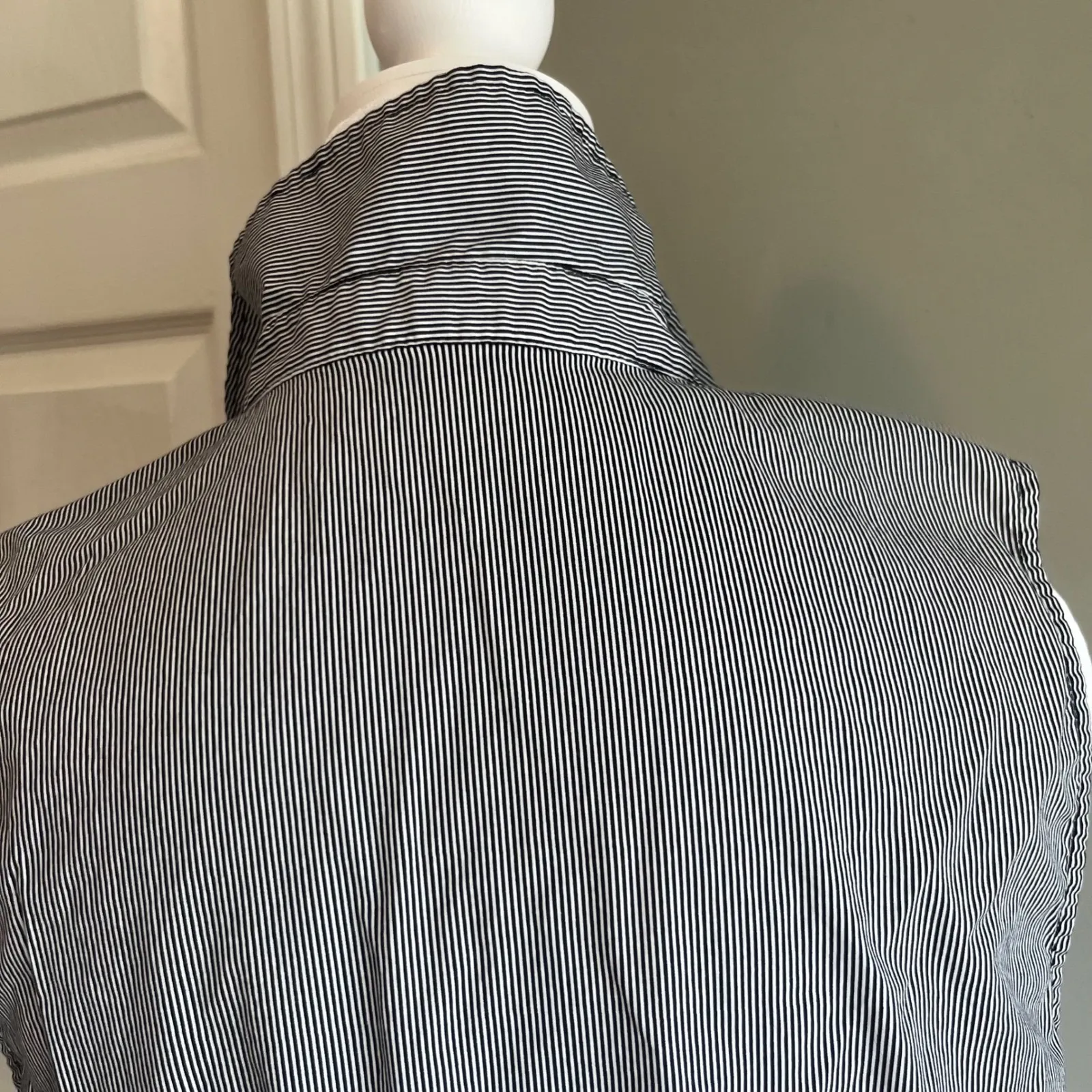 Coldwater Creek Sleeveless Striped Blouse Crossover Waist Collared 10 Classic - Image 7